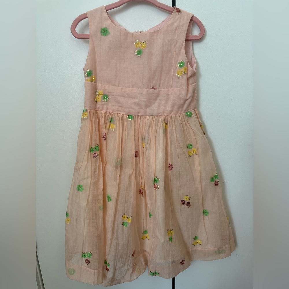 Barely worn pink Bonpoint dress with floral detail. Size 4.
